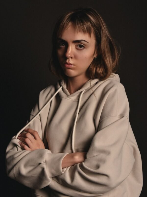 Bluza damska oversize z kapturem – beżowa